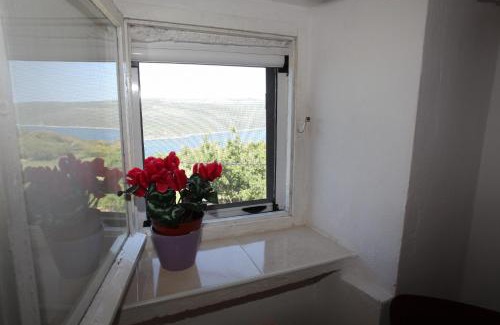 Sveti Jakov House | Cozy Accommodation Lily: Family-Friendly with Fireplace