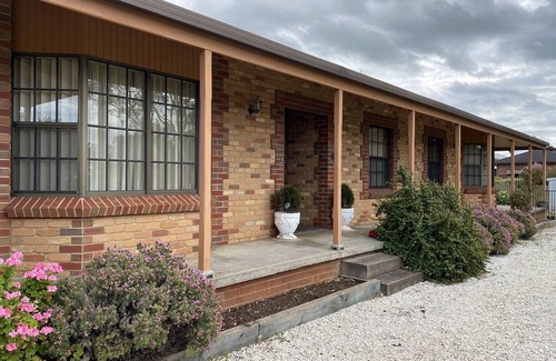 Mount Gambier House | Premium Accommodation on Clezy - Perfect for Families & Relaxation