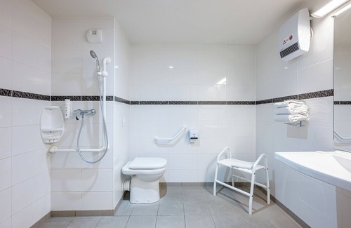 Saint-Victor Hotel | Top-Rated ACE Hôtel Montluçon: Family-Friendly Retreat
