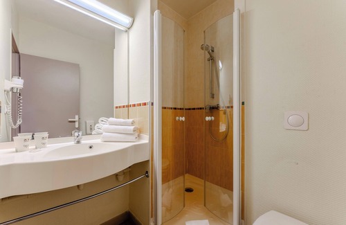 Noyelles-Godault Hotel | Comfortable Ace Hôtel Noyelles Godault with Great Amenities