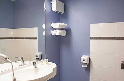 Villabe Hotel | Discover ACE Hôtel Paris Sud Villabe: Family-Friendly Retreat
