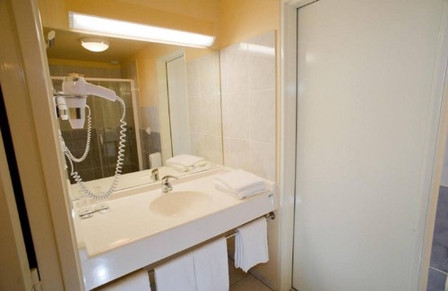 Athee-sur-Cher Hotel | Comfortable Stay at ACE Hôtel Travel Athée sur Cher