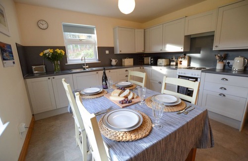 Lerags Cottage | Achalic Beag: Guest Rated 9.8 - Family-Friendly Stay