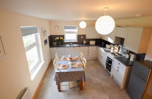 Lerags Cottage | Achalic Beag: Guest Rated 9.8 - Family-Friendly Stay