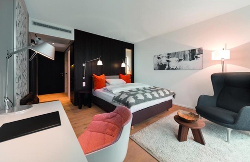 Reutlingen Hotel | Achalm Hotel: Oceanfront Retreat with Spa & Pool Access