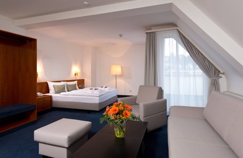 Neustadt an der Weinstrasse Hotel | Comfortable ACHAT Hotel Neustadt with Spa & Family Options
