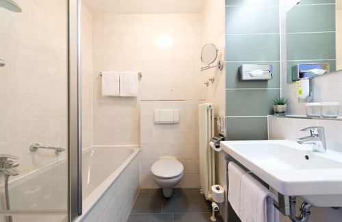 Neustadt an der Weinstrasse Hotel | Comfortable ACHAT Hotel Neustadt with Spa & Family Options