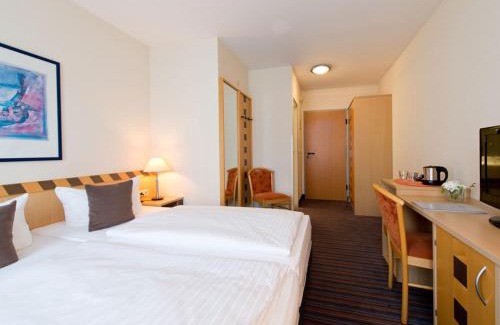 Laubegast Hotel | Comfortable ACHAT Hotel Dresden Elbufer: Pet-Friendly Stay