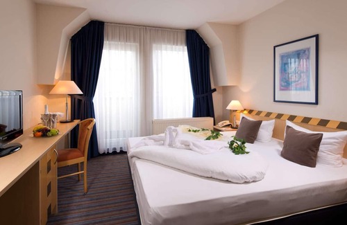 Laubegast Hotel | Family-Friendly ACHAT Hotel Dresden Elbufer with Restaurant