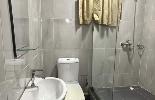 Accra House | Discover Achie Suites: Family-Friendly with Spa & Breakfast