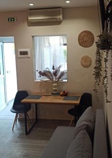 Achlia Apartment | Beachfront Achlia Apartments: Ocean Views & Pet Friendly