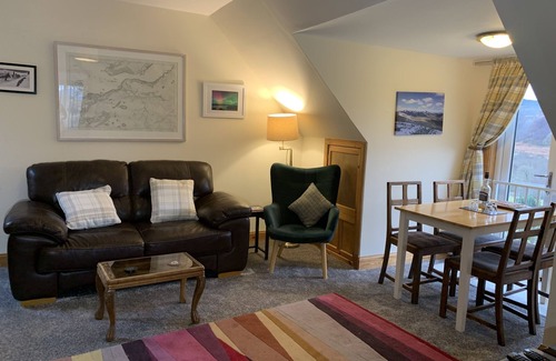 Stromeferry Apartment | Exceptional Achmore Self Catering with Breakfast & Family Amenities