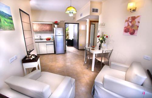 Safed Cabin | Top-Rated Achuza Bamarom with Pool and Family Amenities