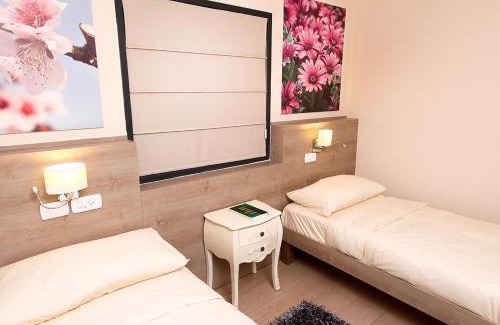Safed Cabin | Top-Rated Achuza Bamarom with Pool and Family Amenities