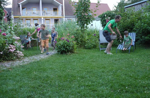 Lassan Apartment | Discover 16 + 17 DG Fewo: Rooms with Kitchen & Breakfast