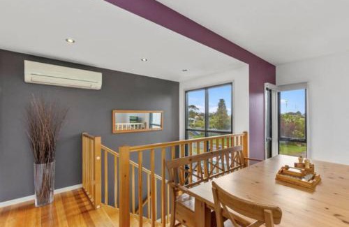 Apollo Bay House | Ackton Shores - Valley Views