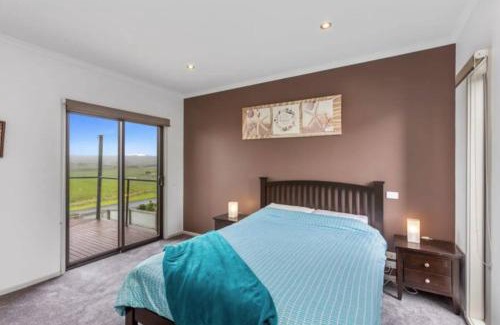Apollo Bay House | Ackton Shores - Valley Views
