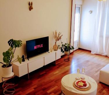 Oviedo City Centre Apartment | Comfortable Apartment Steps from Gascona with Free WiFi