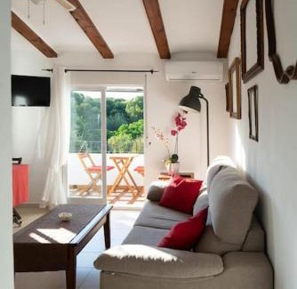 Pedreguer Apartment | Cozy Oceanfront Apartment in La Sella, Jávea - Guest Rated 9.1