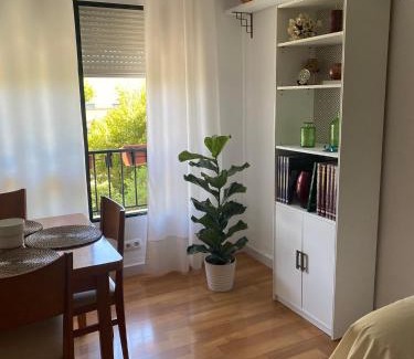 Triana Apartment | Inviting Apartment in the Heart of Triana, Rated 9.4/10