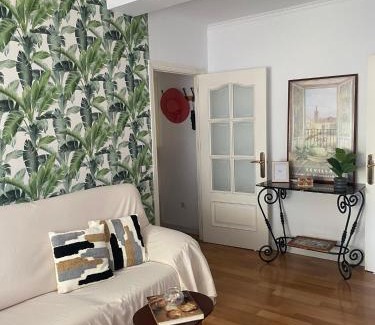 Triana Apartment | Inviting Apartment in the Heart of Triana, Rated 9.4/10