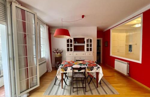 La Magdalena Apartment | Inviting Apartment in Zaragoza for Family Getaways