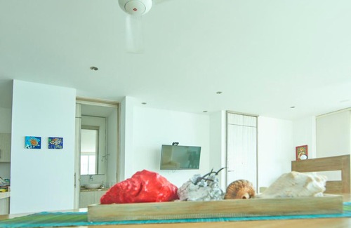 Covenas Apartment | Oceanfront 3-Bedroom Getaway with Pool & Hot Tub