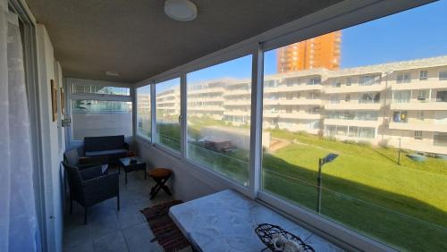 El Tabo Apartment | Beachfront Getaway: ACOGEDOR Dpto en EL TABO with Pool