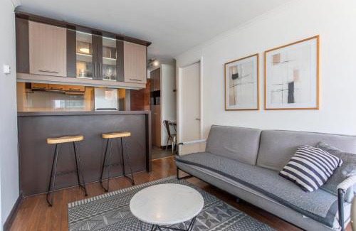Apoquindo Apartment | Cozy Hotel near Mall with Eco-Friendly Amenities and Parking