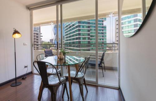 Apoquindo Apartment | Cozy Hotel near Mall with Eco-Friendly Amenities and Parking