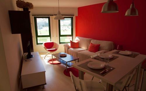 Baiona Old Town Apartment | Cozy Apartment in Baiona: Pet and Child Friendly Stay