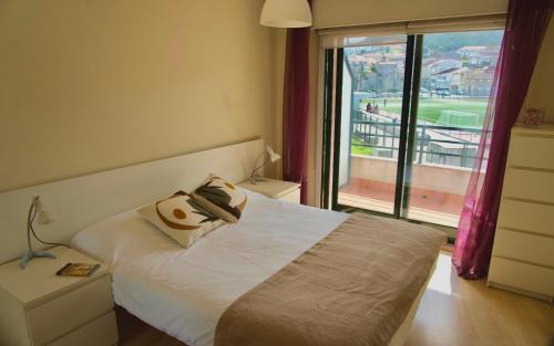 Baiona Old Town Apartment | Cozy Apartment in Baiona: Pet and Child Friendly Stay