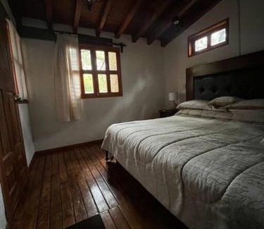 Patzcuaro Apartment | Cozy Cabin Retreat in Quercus - Pet and Child Friendly