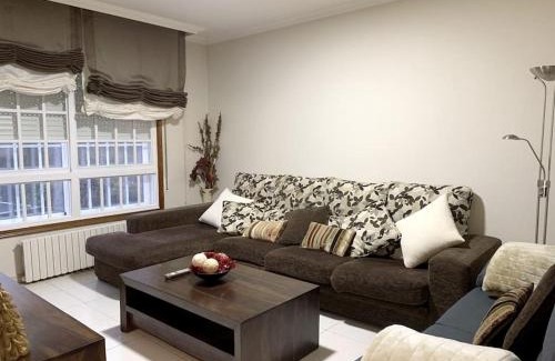 Marin House | Welcoming Home Near Marín: Pet-Friendly & Family-Friendly