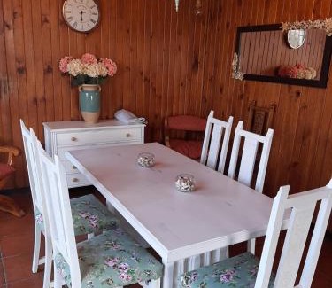 El Quisco House | Cozy Beach House: Family & Pet Friendly Getaway