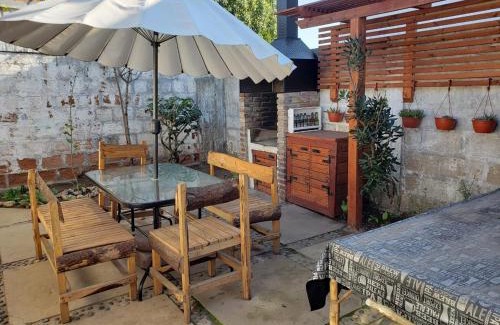 El Quisco House | Cozy Beach House: Family & Pet Friendly Getaway