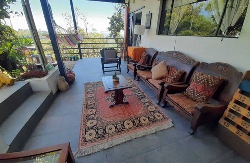 Vergara House | Cozy Home Near La Cascada El Escobo with Pool & Spa