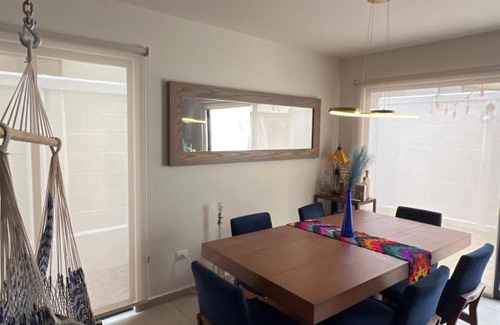 Queretaro House | Cozy Double Room with Pool & Kitchen Amenities