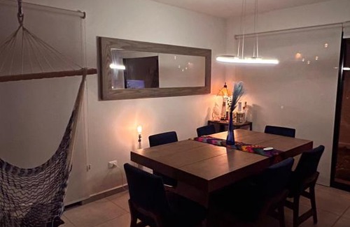 Queretaro House | Cozy Double Room with Pool & Kitchen Amenities