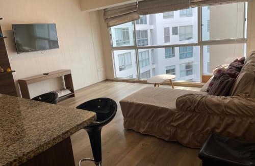 Tejada Alta House | Cozy Private Room Near Metro and Beach with Breakfast