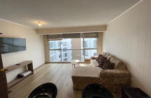 Tejada Alta House | Cozy Private Room Near Metro and Beach with Breakfast