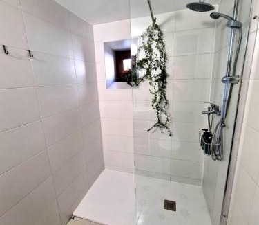 Garganta de los Montes House | Romantic Mountain Retreat: Child-Friendly and Cozy Getaway