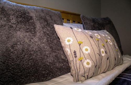 Harrogate Bed & Breakfast | Discover Acomb Lodge: Guest Rated 9/10 for Comfort