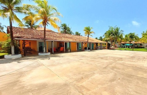 Salinopolis House | Relax at Aconchego do Caranã: Pool, Spa & Family Friendly