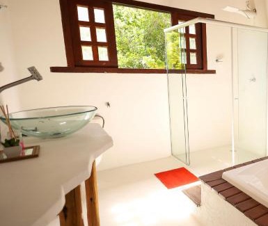 Curuipe House | Pet-Friendly Aconchego do Espelho with Oceanfront Views