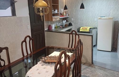 Pero House | Pet-Friendly Retreat at Aconchego do Peró with Hot Tub