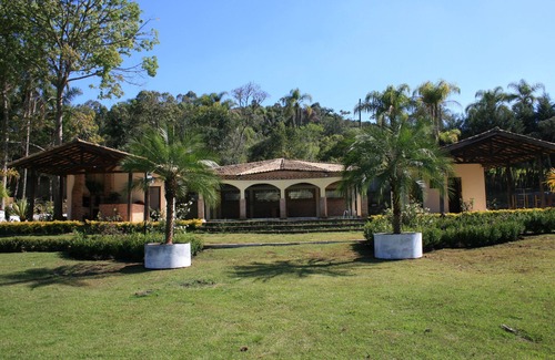 Mogi das Cruzes House | Relaxing Nature Retreat: Family Fun & Guest Rated 9.8