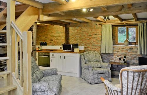 Aymestrey House | Pet-Friendly Acorn Cottage - Rated 9.5/10 by Guests
