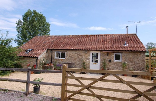 Bruton Cottage | Pet-Friendly ACORN COTTAGE: A Cozy Retreat in Bruton