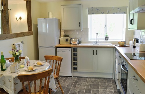 North Perrott Cottage | Family-Friendly 2 Bedroom Retreat in North Perrott